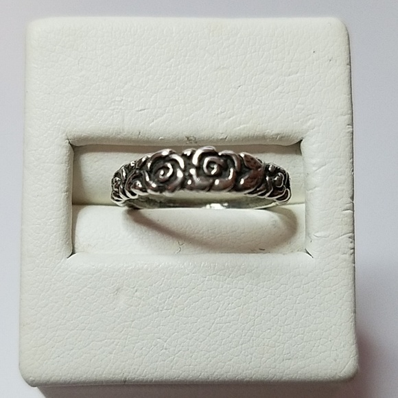 Sterling Silver ring 4 3/4 - Picture 1 of 6